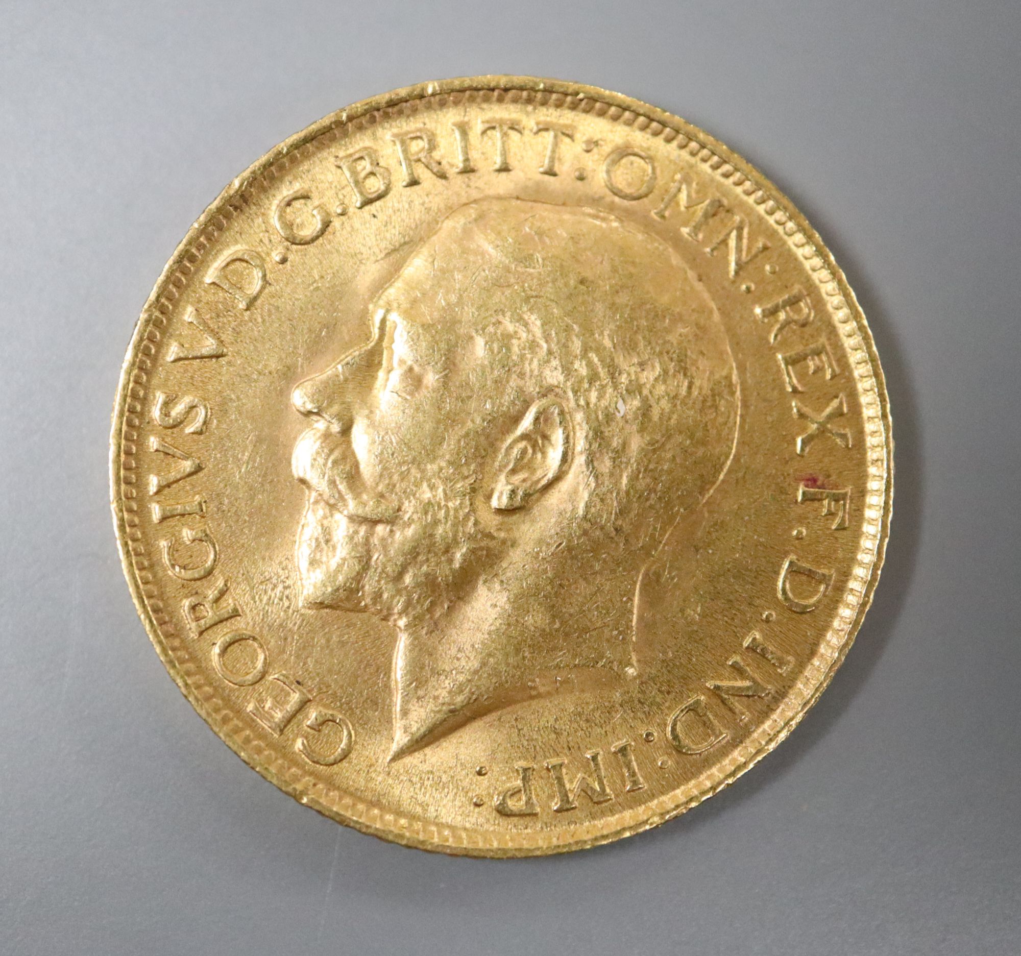 A George V 1913 gold sovereign, NEF